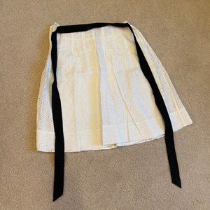 BCBGMaxAzaria Cream Eyelet Lace Pleated Skirt with Black Ribbon Belt Size 4